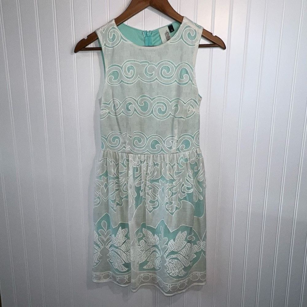 Francescas Lace Dress Women Small Green Lined  Sleeveless Gathered Waist Classic